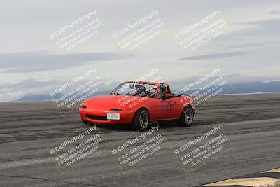 media/Jan-03-2026-SCCA SD (Sat) [[c9b9d14034]]/4-Novice Group/Session 1 Bowl/